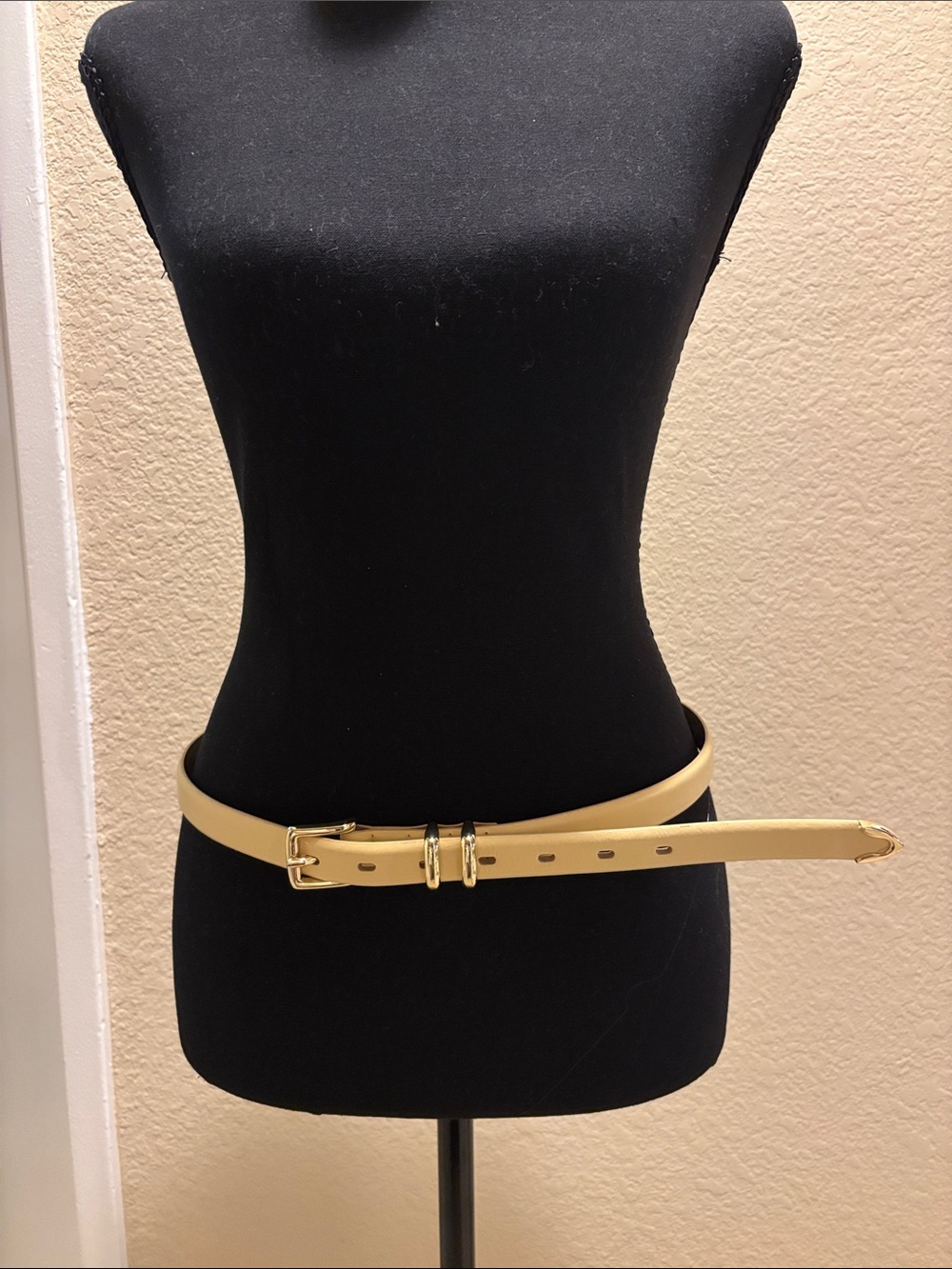 NWOT JCrew Women’s Cream Leather Belt with Gold Buckle in Genuine Leather
